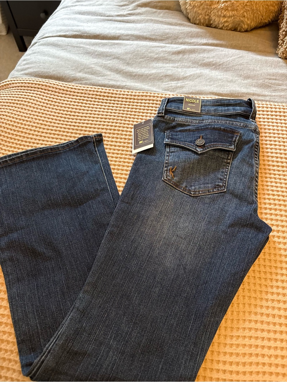 NWT‼️Kut from the Kloth jeans size 6P Nicole Bootcut